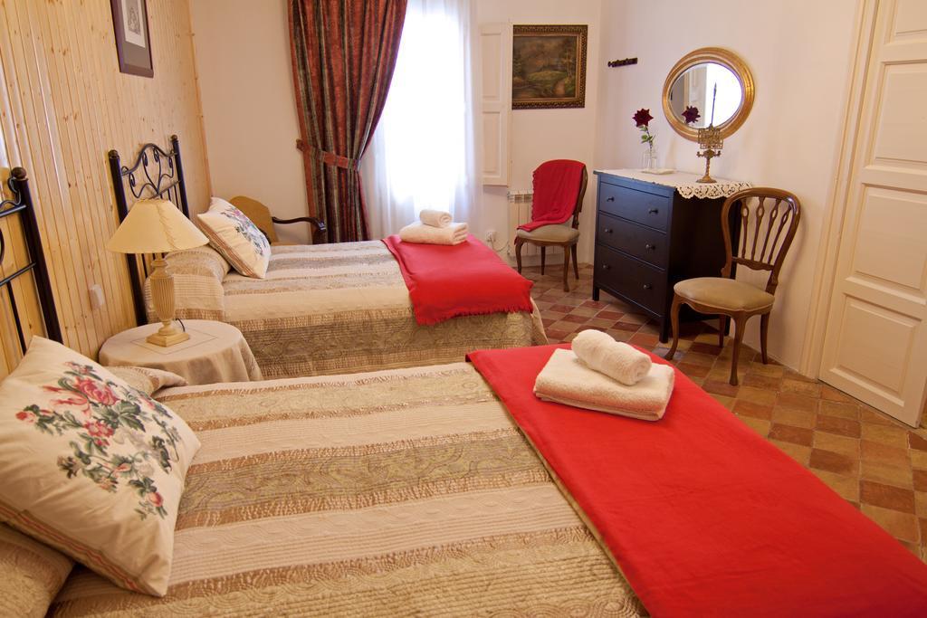 Casa Rural La Casona Urrea de Gaen Δωμάτιο φωτογραφία
